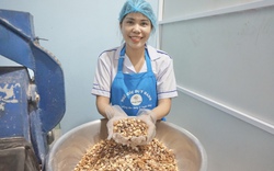 Theo nghề “tây” nhưng lại thích chất “ta”, nữ 8X Quảng Nam làm thứ bột giúp thiên hạ khỏe, đẹp