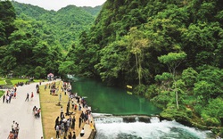 Một khu di tích quốc gia đặc biệt ở Cao Bằng có núi non, sông suối đẹp như mơ đang hút khách du lịch