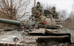 Nga tuyên bố phá vỡ phòng tuyến của Ukraine ở Lugansk, Tổng thống Zelensky thông báo bất ngờ