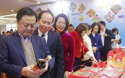 Bộ trưởng Lê Minh Hoan: Xây dựng nông thôn mới cần phát triển chiều sâu văn hóa chứ đừng “đồng phục hóa” làng quê