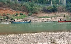 Nỗ lực tìm 2 nạn nhân mất tích khi bơi qua sông Hồng ở Lào Cai