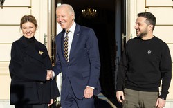 Ông Biden hứa chuyển khoảng 700 xe tăng, hàng nghìn xe bọc thép cho Ukraine