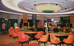 Quảng Ninh: Triệt phá ổ nhóm thuê khách sạn Hoàng Gia tổ chức cho người Việt đánh bạc