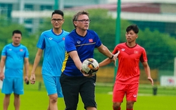 HLV Troussier "chơi bài ngửa" với U23 Việt Nam