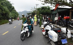 Xử phạt hơn 70 trường hợp đi xe máy vi phạm giao thông trên đèo Hải Vân