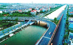 Thành phố lớn nhất tỉnh Hải Dương soi bóng xuống hai dòng sông nào?