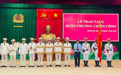 Trao Huân chương của Chủ tịch nước cho tập thể, cá nhân tham gia triệt phá đại án xăng lậu ở Đồng Nai 