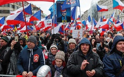 Hàng nghìn người ở Séc biểu tình đòi chấm dứt viện trợ quân sự cho Ukraine