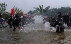 Lễ hội Bun Vốc Nặm độc đáo của người Lào ở Lai Châu cuốn hút vạn người mê, hay nhất là xem té nước