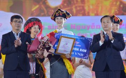 Nguyễn Thị Phương Uyên đăng quang Người đẹp hoa ban Điện Biên
