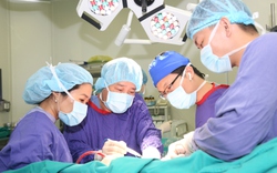 Bệnh viện Việt Đức "mở cửa" mổ phiên trở lại