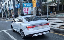 Hình ảnh thực tế Hyundai Accent 2023 sắp ra mắt, nội thất cải tiến với màn hình mới