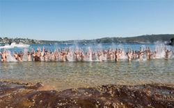 Australia: Sự kiện bơi khỏa thân lớn nhất thế giới đã trở lại, thu hút 1.300 người tham gia