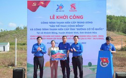 Khánh Hòa: Trao 10.000 lá cờ tổ quốc để thực hiện công trình "Đường cờ Tổ quốc"