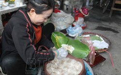 Chợ làng nổi tiếng đất Thái Bình, đi ngang qua thơm nức mùi bánh quê, chợt thèm cồn cào, vào ăn càng thèm hơn