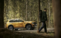 Giá lăn bánh Ford Everest Wildtrak 2023 mới ra mắt Việt Nam