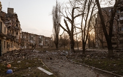 Chiến sự Ukraine: Thành phố Avdiivka đã bị san phẳng; tin mới nhất vụ Nga bắt phóng viên Mỹ