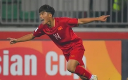 Quốc Việt học cách dứt điểm của ai để "xé lưới" U20 Qatar?
