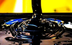 Giá xăng dầu hôm nay 7/3: "Biến mới", giá dầu lại tăng mạnh