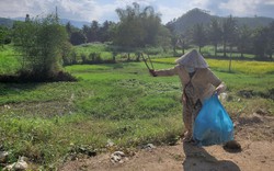 Bi hài cấp bù chỉ hơn 4 lạng gạo cho người nghèo ở Bình Định
