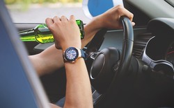 Ngành công nghiệp xe hơi phát triển công nghệ phát hiện rượu