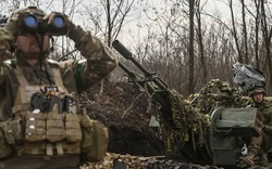 Xe tăng Nga lao thẳng vào 'đại bản doanh' của lính Ukraine ở Bakhmut, Kiev cho nổ cả tòa nhà chôn vùi đối phương