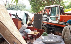 Đà Nẵng: Huy động xe múc cùng hàng chục người "dẹp" công trình trái phép trên bán đảo Sơn Trà