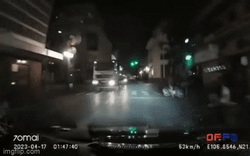 Clip NÓNG 24h: Ô tô chạy nhanh, suýt đâm xe máy trước khi drift ở khu vực Nhà hát Lớn
