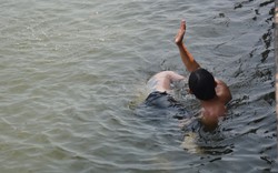 Long An: Thực hiện lời thách bơi qua sông giữa đêm khuya, thanh niên chết đuối