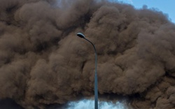 Nóng chiến sự Ukraine: Nổ rung chuyển thành phố Melitopol, xuất hiện những cột khói rợn người
