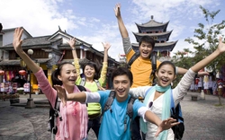 Trung Quốc: Giới trẻ "trả đũa" Covid-19 bằng "du lịch chớp nhoáng"
