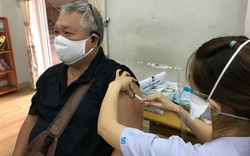 Sở Y tế TP.HCM: Ráo riết đẩy mạnh việc tiêm vaccine Covid-19, đặc biệt nhóm người nguy cơ cao