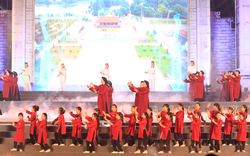 Chương trình khai mạc Lễ hội Đền Hùng thay đổi vào phút chót, Tổng đạo diễn Lê Thế Song kể chuyện hậu trường