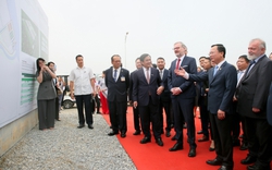 Thủ tướng Cộng hòa Séc thăm dự án nhà máy sản xuất, lắp ráp ô tô Škoda ở Quảng Ninh