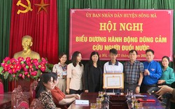 Khen thưởng nam sinh lớp 10 dũng cảm cứu 3 nữ sinh bị đuối nước