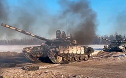 Video Chỉ huy Nga bất lực nhìn xe tăng bị Ukraine thổi bay thành từng mảnh 