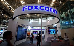 Suy thoái kinh tế, nhà sản xuất iPhone Foxconn "đau đầu" kinh doanh