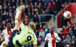 Haaland lập cú đúp, Man City đại thắng Southampton và tạo áp lực với Arsenal