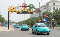 Tỷ phú Phạm Nhật Vượng chính thức tung dàn taxi xanh Cyan ra đón khách Hà Nội