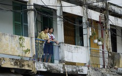 Những chung cư “chờ sập” - Bài 3: Cận cảnh sự nhếch nhác, xuống cấp trầm trọng bên trong các chung cư