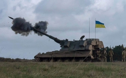 Chỉ huy chiến trường Ukraine 'kêu trời' vì chỉ được bắn 2 quả đạn pháo một ngày