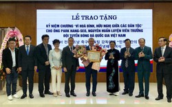 Vừa trở lại Việt Nam, HLV Park Hang-seo lập tức nhận quà đặc biệt