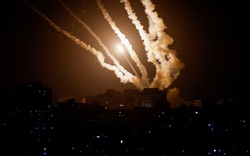 Clip: Israel hứng chịu hàng trăm quả tên lửa sau cuộc tấn công vào Dải Gaza
