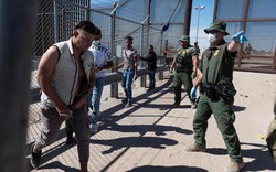 Cận cảnh biên giới Mỹ - Mexico sau khi dỡ bỏ hạn chế người di cư qua biên giới