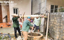 Vào mùa hạn, có một nghề chui xuống đất sâu "đắt khách", bỏ túi 1-1,5 triệu đồng/ngày