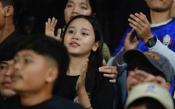 Dàn hot girl Campuchia "khuấy đảo" sân Olympic khi đội nhà thi đấu 