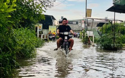 Đồng Nai liên tục mưa lớn, người dân khổ sở vừa kẹt xe, vừa lội nước ngập về nhà