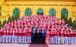 Chủ tịch nước trao Huân chương tặng các VĐV, HLV xuất sắc tại SEA Games 32