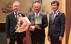 HLV Park Hang-seo nhận phần thưởng trị giá 3,6 tỷ đồng