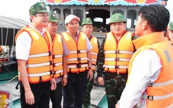Phó Chủ tịch UBND tỉnh Thừa Thiên- Huế tham gia tuần tra xử lý khai thác hải sản bất hợp pháp trên biển 